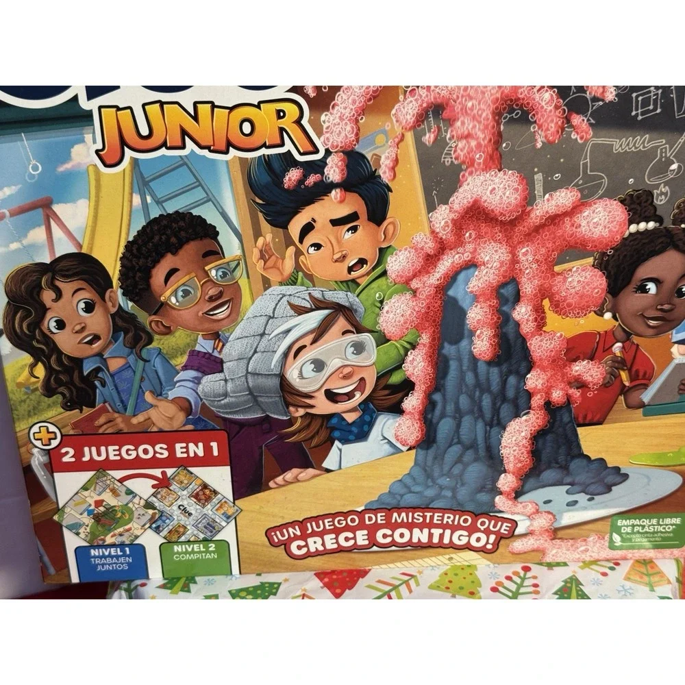 Clue Junior Game, 2-Sided Gameboard, 2 Games in 1, Clue Mystery Game for Younger
